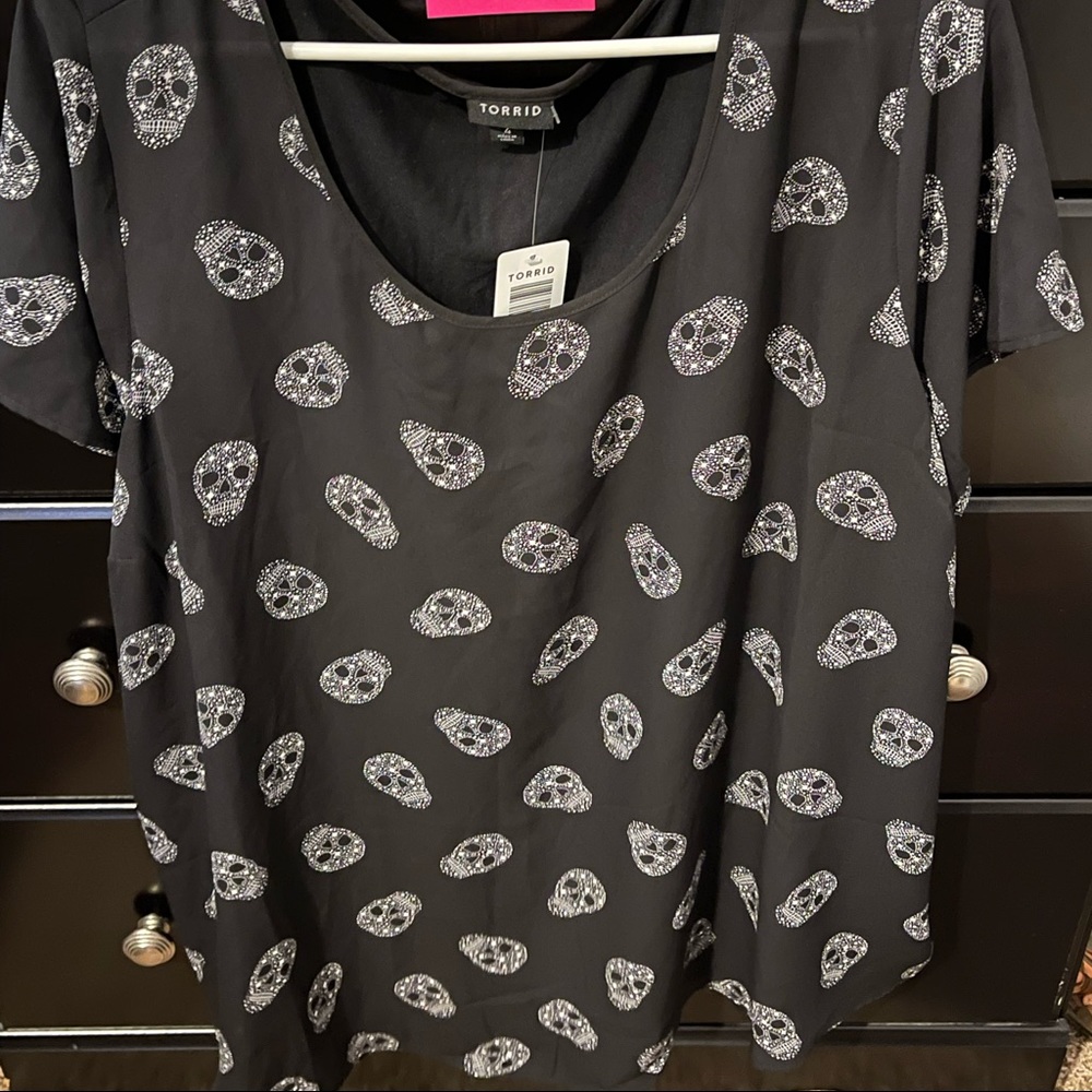 Torrid - Skull shirt